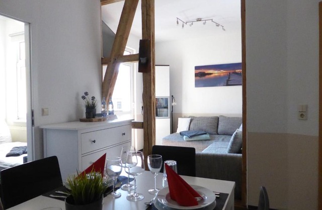 Ferienwohnung Friedrich Schiller, 2 Schlafzimmer, Balkon,kostenloses WiFi, nähe Zentrum,