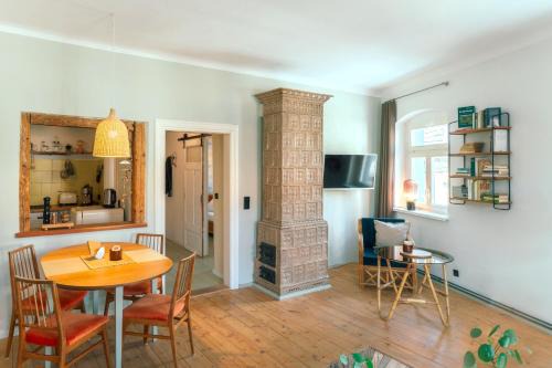 Ferienwohnung Gustav Kaiser Apartment - 60qm Design Fewo Zittauer Gebirge - Unterkunft in historischer Altstadt im Dreiländereck