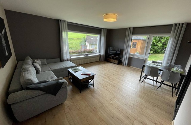 Ferienwohnung "Im Wiesenrain" - Appartement/fewo, Dusche, WC, Terrasse