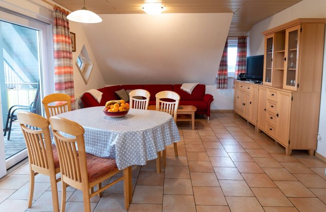 Ferienwohnung Spatzennest, 70 qm, Balkon, 2 Schlafzimmer, max. 5 Personen
