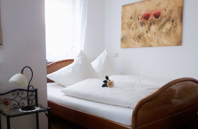 Ferienwohnung Vogelnest, 50qm mit Garten, 1 Schlafzimmer für max. 2 Personen
