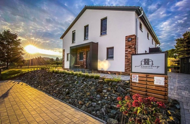 Ferienwohnung Zur Wasserburg - Ferienwohnung mit Seeblick u. Terrasse