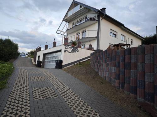 Ferienwohnungen nähe Badesee mit Bergblick
