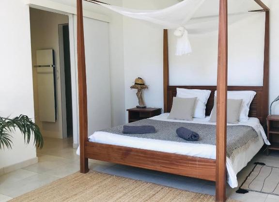 ferme st pierre 2 suites avec repas, piscine, clim, cheminée ou baignoire spa