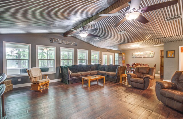Ferriday Lakehouse w/Private Dock, Deck, & Yard!