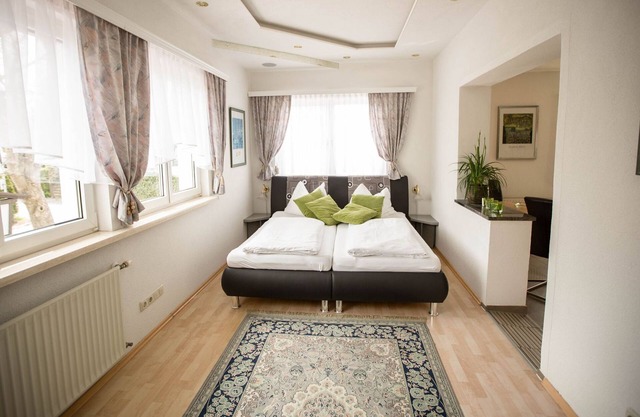 FEWO 1 de luxe with balcony * - Pension KNOLL am Attersee