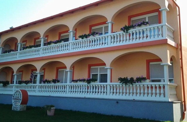 Fewo, Bad, WC, 1-2 Schlafräume, Hofseite - Arkadenhaus