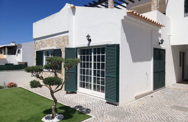 FIELD AND BEACH HOUSE - MECO 12521/AL