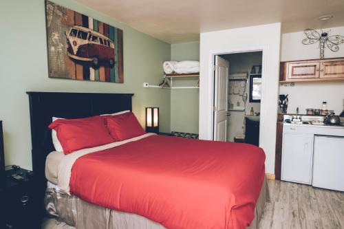 Fifth Dimension Room 1