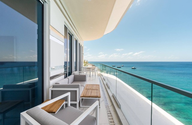 FIN # 20 – Corner Penthouse