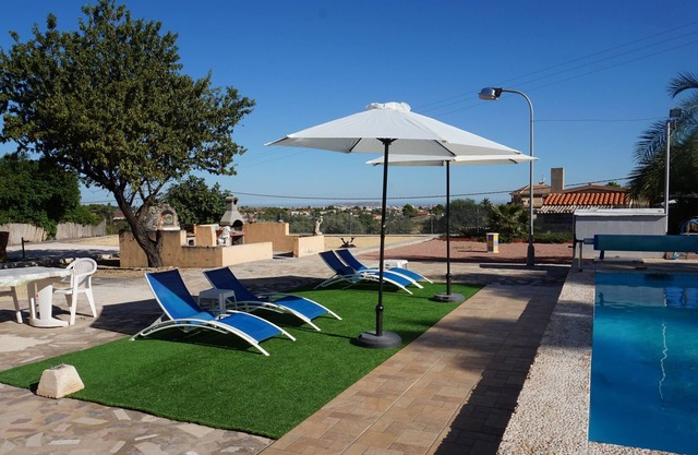 Finca on 2500m² with pool for the large family or group up to 12 people + x