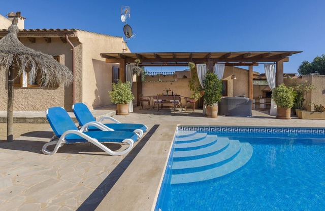 Finca with large garden