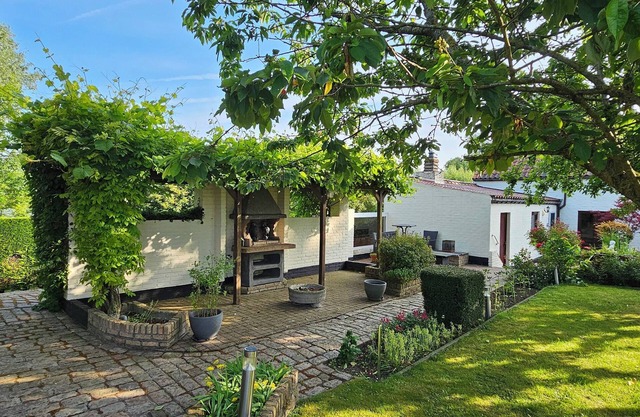 Find tranquility and peace in this charming cottage in Lapscheure - Damme.