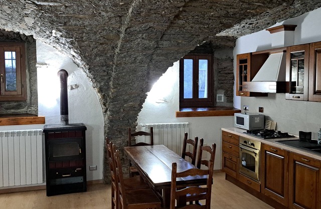 Finely renovated two-room apartment with typical stone vaults.