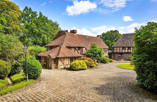 Finest Retreats | Sandhill Cottage with Hot Tub