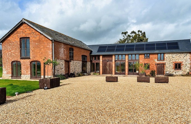Finest Retreats | Shoots Barn