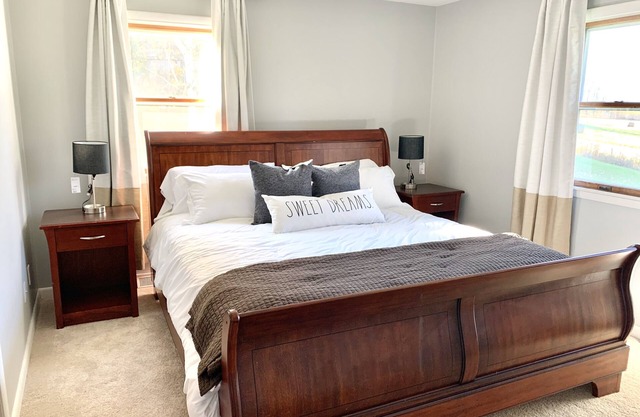 Finger Lakes Farmhouse Home, Dog Friendly, Close to Hiking, Wineries and more