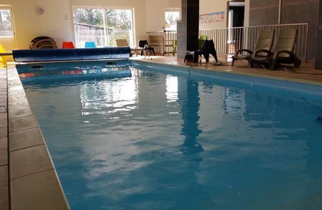 FINISTERE cottages for 13 people 200 m from the sea, heated pool and spa