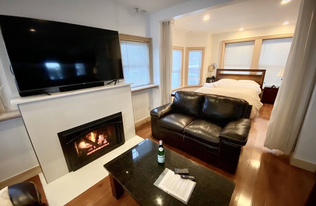 /Fire Place Bungalow 1917 SUNY Eagle Hill 6Beds 2Baths