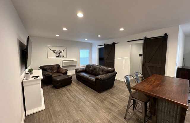 Fireplace Self Check-in W/D BBQ Grill Parking