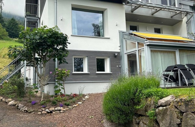 First floor apartment with bright conservatory, terrace, fireplace and WLAN - Apartment A