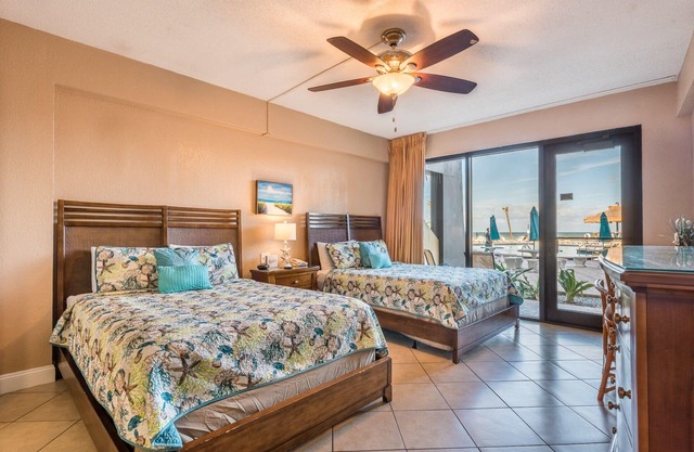 First Floor Amazing Updated Ocean Front Studio! "SPRING MEGA SALE" POOL CLOSED