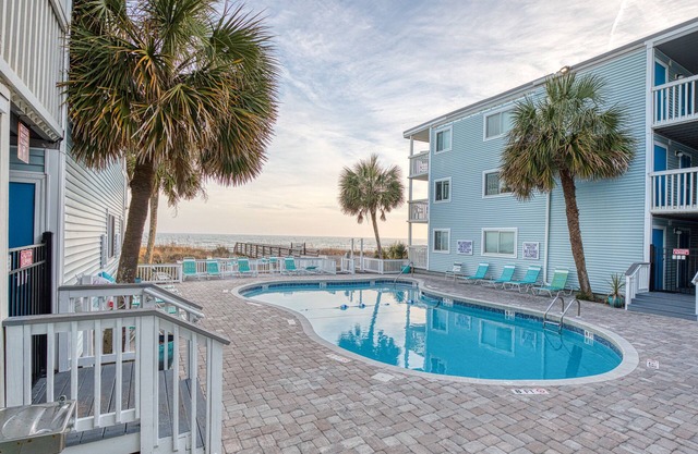 First Floor Ocean View 2 BD - Outdoor Pool