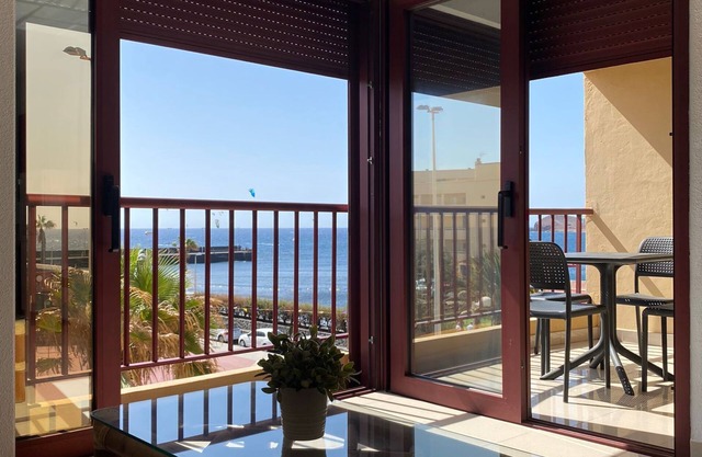First line beach, free WIFI, air conditioning and garage #