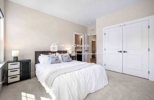 Fitness Equipment｜2 Study Rooms｜Fenced Backyard｜Walkout Basement #42357
