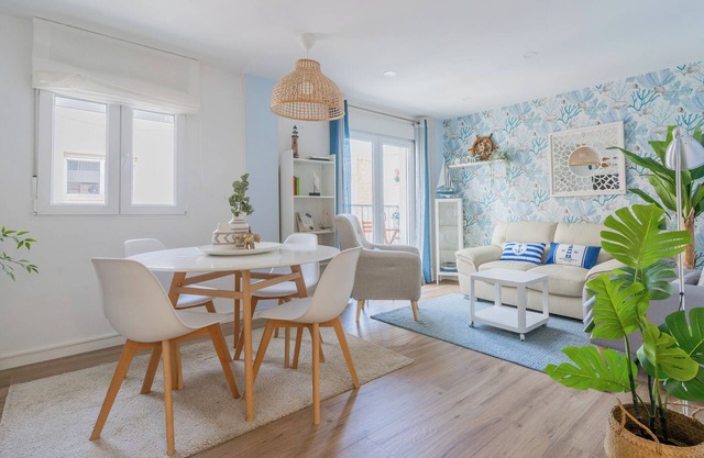 Five minutes walking distance to Malvarrosa beach. Valencia City
