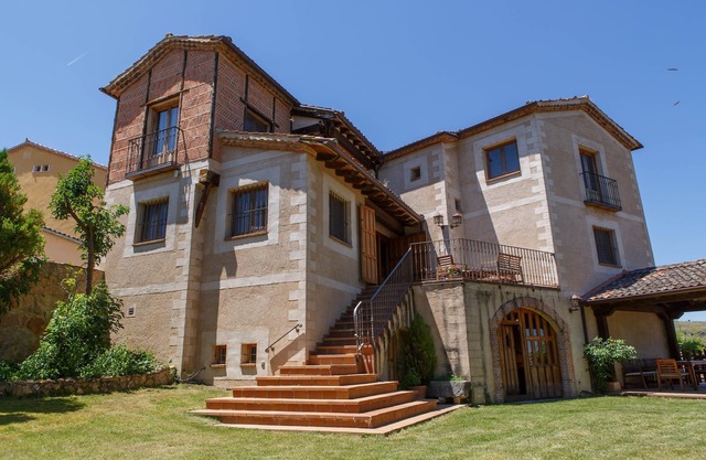 Five spacious and comfortable double bedrooms with their own full bathrooms.