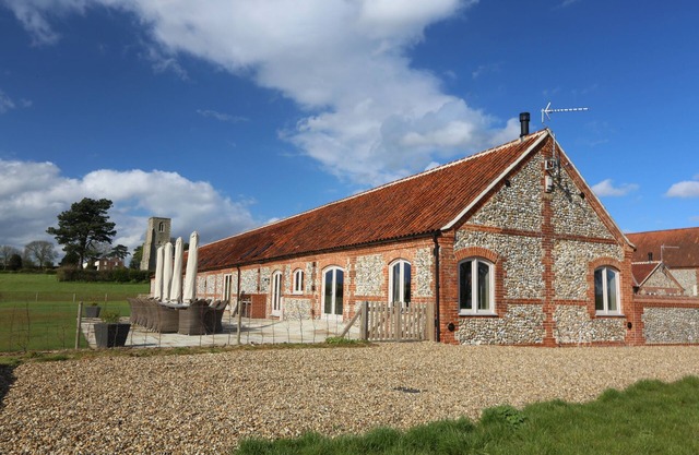 Five Star, Gold Awarded, Barn Conversion In Beautiful Norfolk Hamlet
