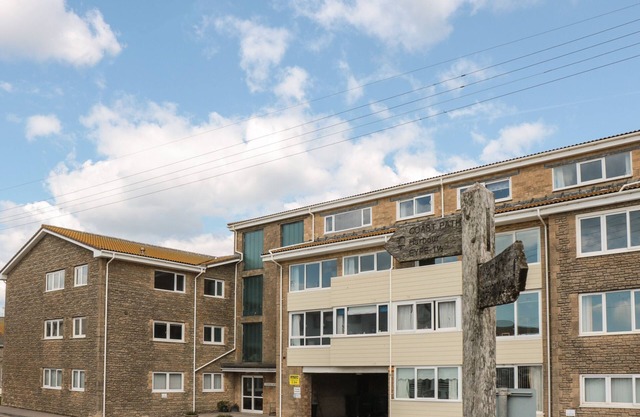 FLAT 30, pet friendly, country holiday cottage in West Bay