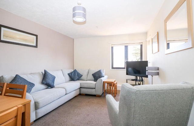 Flat 34 - Marine Court