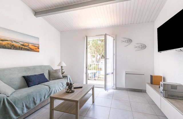 Flat for 4 - 450m Plage des Sables d'Or
