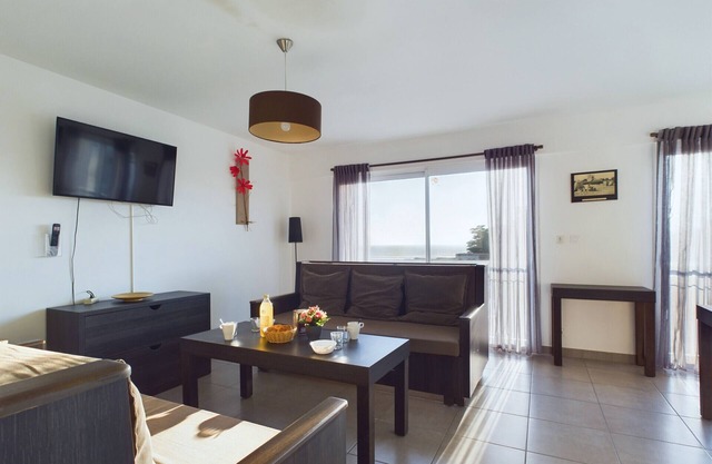 Flat for 8 - Residence with access to the sea