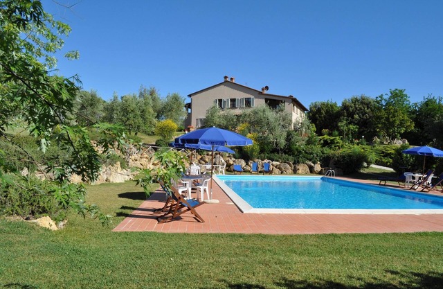 Flat in Iano,covered terrace, A/C, village walking distance,Wi-Fi,pool, sleeps 4
