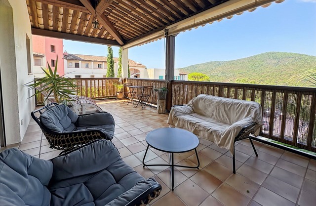 Flat in the heart of the golf course, Swimming pool, Tennis court