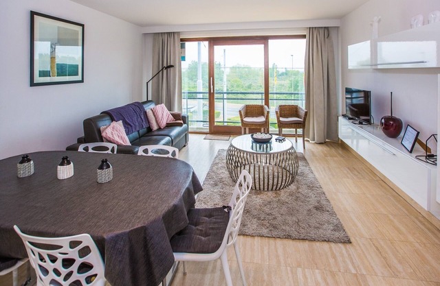 Flat near Zeedijk and Tram Stop
