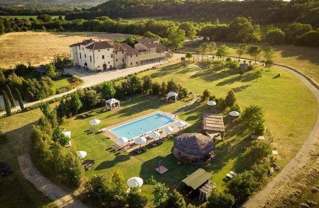 Flat 'Poppy' with private parking