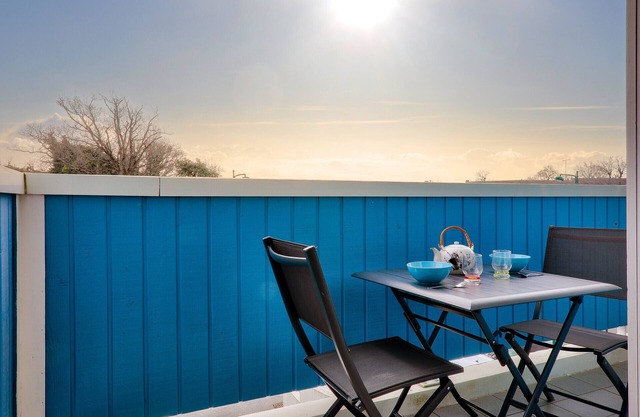 Flat with balcony - centre de Sarzeau