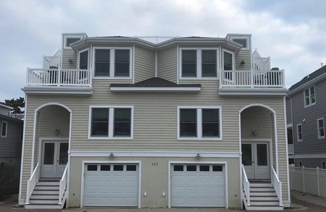 Flexible Good weeks Avail. 6 HOUSES TO BEACH 4 BR 3.5Bath,PingPong,Beach Badges