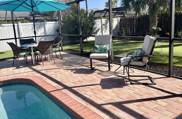 Flip off your Flops at the Faded Oasis!
