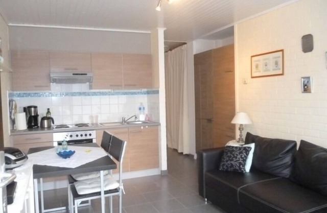 floor apartment with garden and terrace