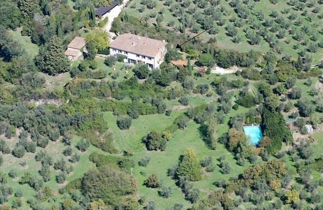 Florence Countryside Independent Apartment with Pool