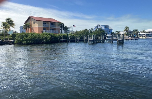 Florida Bay Club Key Largo, FL 2 bedrooms plus Murphy bed. 3 weeks available.