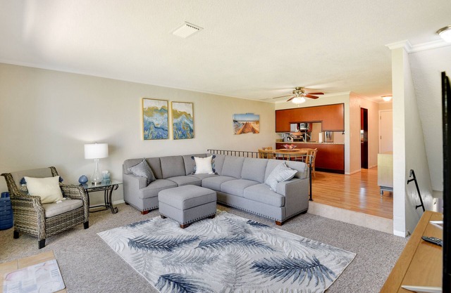 Florida Getaway - Balconies, Grill & Near Beaches!