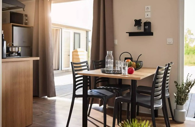 Flower Camping LA STENIOLE * - Grand Confort mobile home - 2 bedrooms for 4 people
