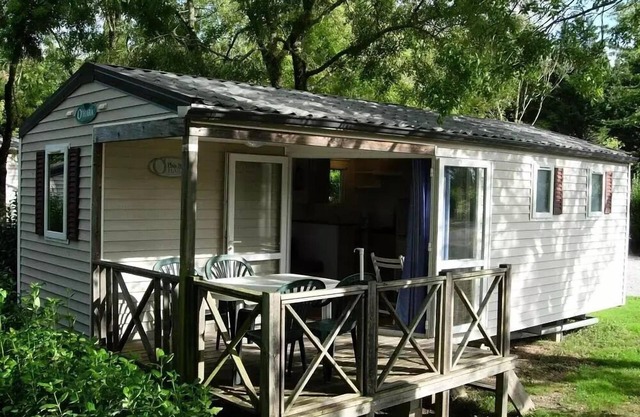 Flower Camping LES TRUFFIERES * - Mobil home Lavande COMFORT 26m2 - 2 bedrooms +TV + Air conditioning + Semi-covered terrace 7m2 4 people