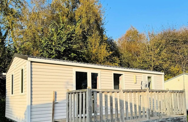 Flower Le Domaine du Rompval * - Mobile home Comfort 27m2 of which terrace 2 bedrooms + TV 4 people